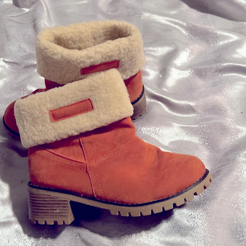 Boot size 7 1/2 unknown brand new